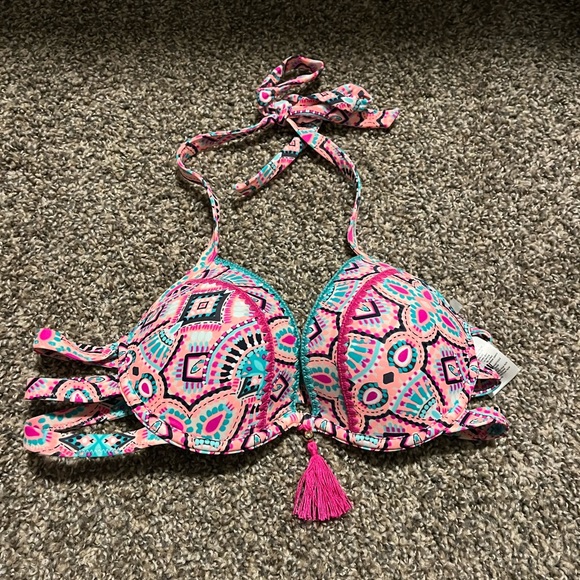 Bikini Tops (2) - Picture 7 of 8